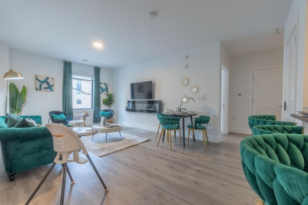 2 Bedroom 2 Bath Suite, Near American Dream And The Airport, Free Parking, King Bed And 2 Queen Beds, Washer And Dryer Orange Bagian luar foto