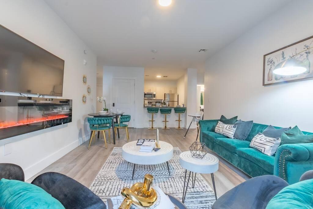 2 Bedroom 2 Bath Suite, Near American Dream And The Airport, Free Parking, King Bed And 2 Queen Beds, Washer And Dryer Orange Bagian luar foto