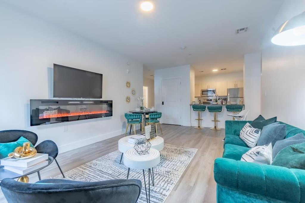 2 Bedroom 2 Bath Suite, Near American Dream And The Airport, Free Parking, King Bed And 2 Queen Beds, Washer And Dryer Orange Bagian luar foto