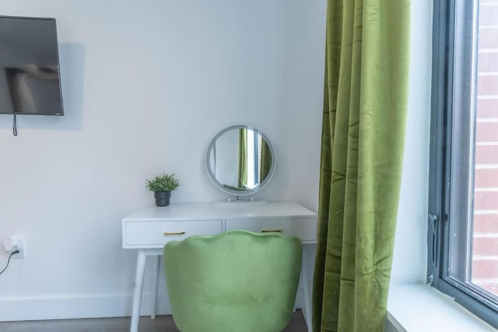 2 Bedroom 2 Bath Suite, Near American Dream And The Airport, Free Parking, King Bed And 2 Queen Beds, Washer And Dryer Orange Bagian luar foto