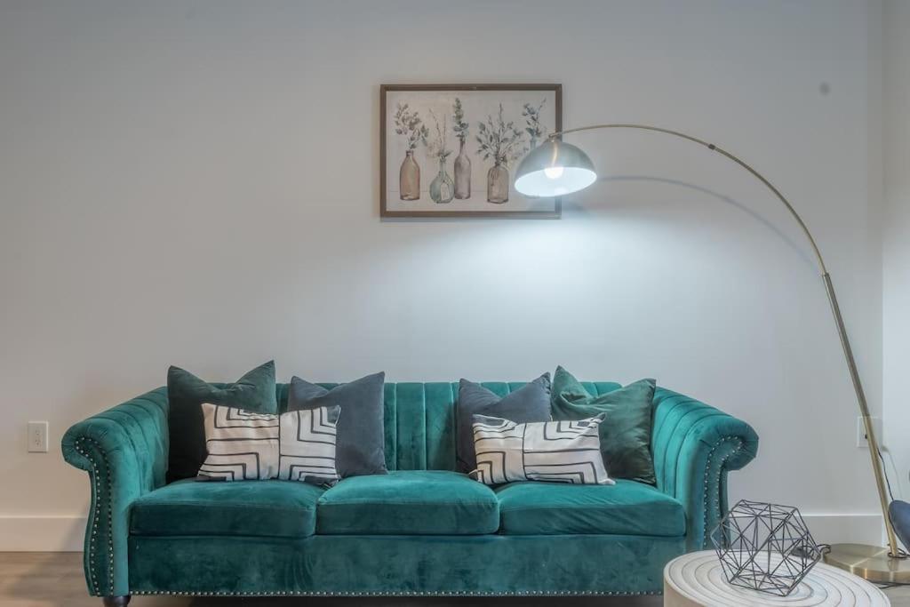 2 Bedroom 2 Bath Suite, Near American Dream And The Airport, Free Parking, King Bed And 2 Queen Beds, Washer And Dryer Orange Bagian luar foto