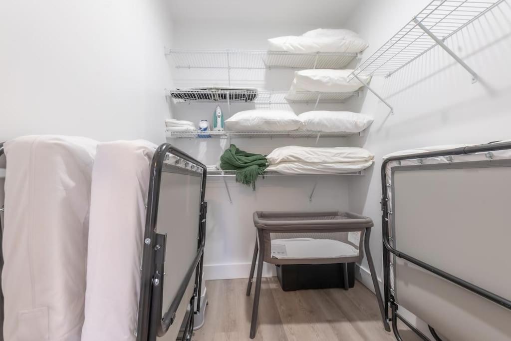 2 Bedroom 2 Bath Suite, Near American Dream And The Airport, Free Parking, King Bed And 2 Queen Beds, Washer And Dryer Orange Bagian luar foto